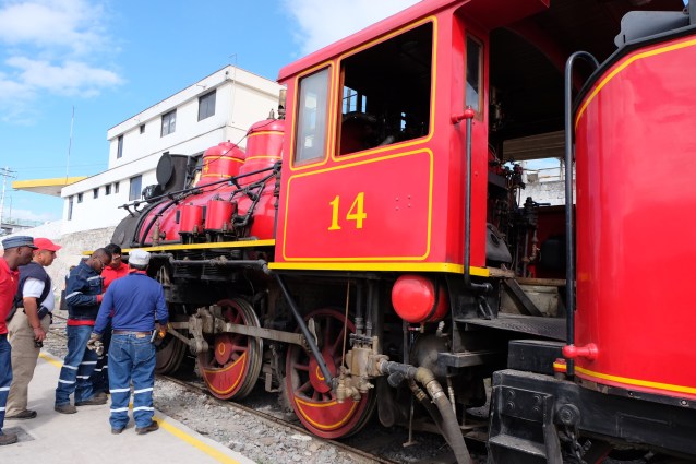 Red steam engine 14 at Riobamba
